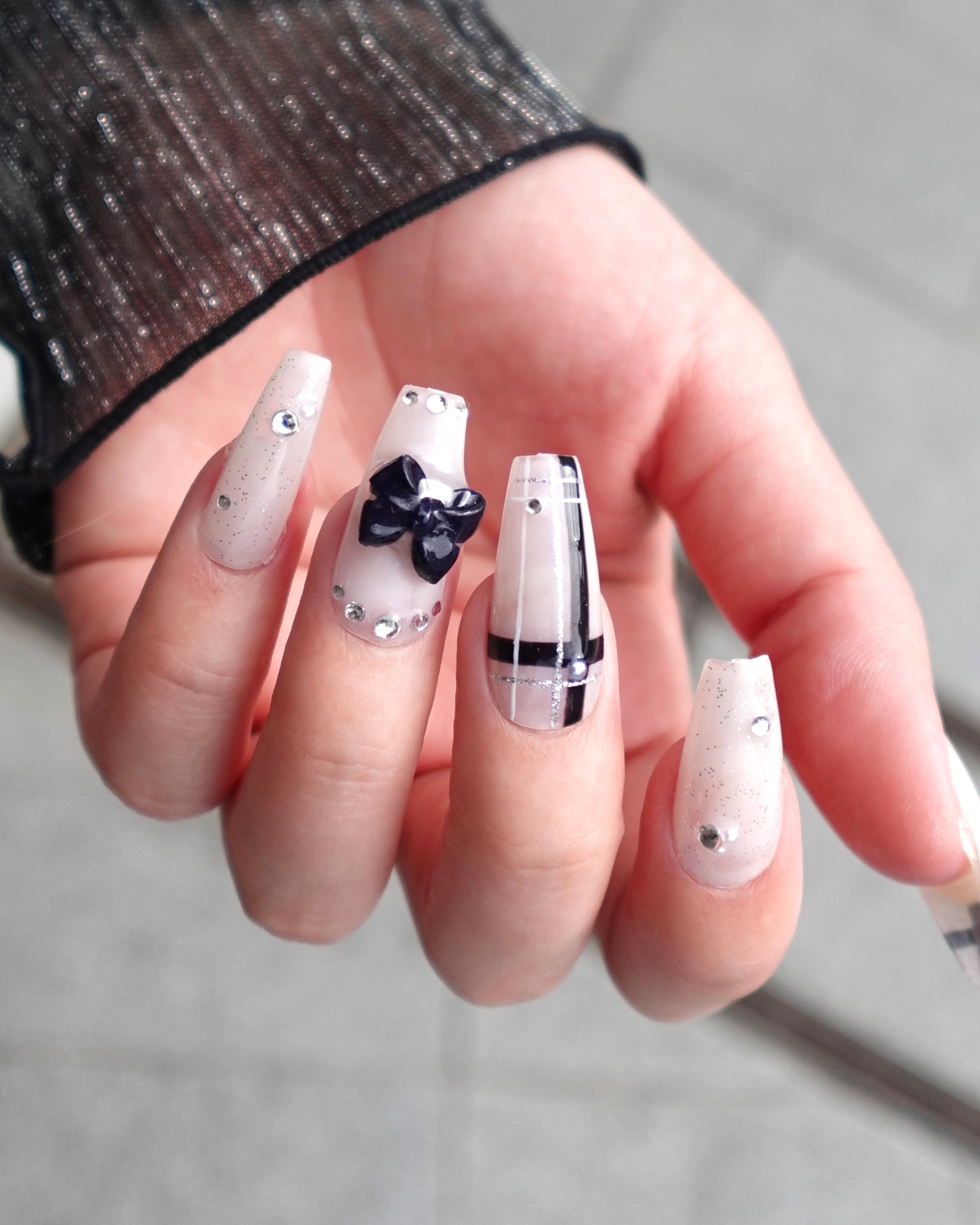 NEW】ガーリーボリューム/フレンチガーリー/チェックネイル/ブラック