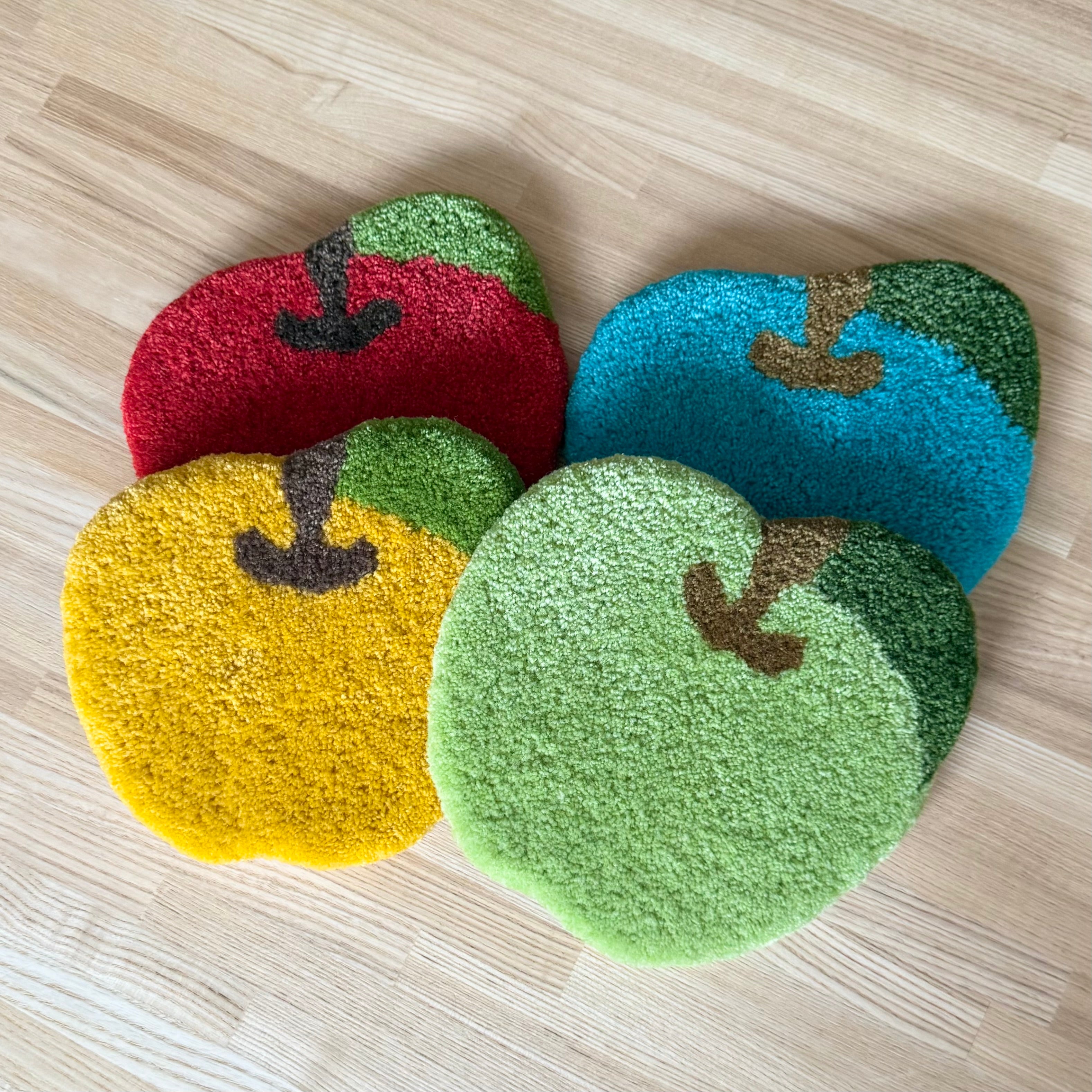 りんごミニラグ / apple mini rug – SORATOBU tufting studio