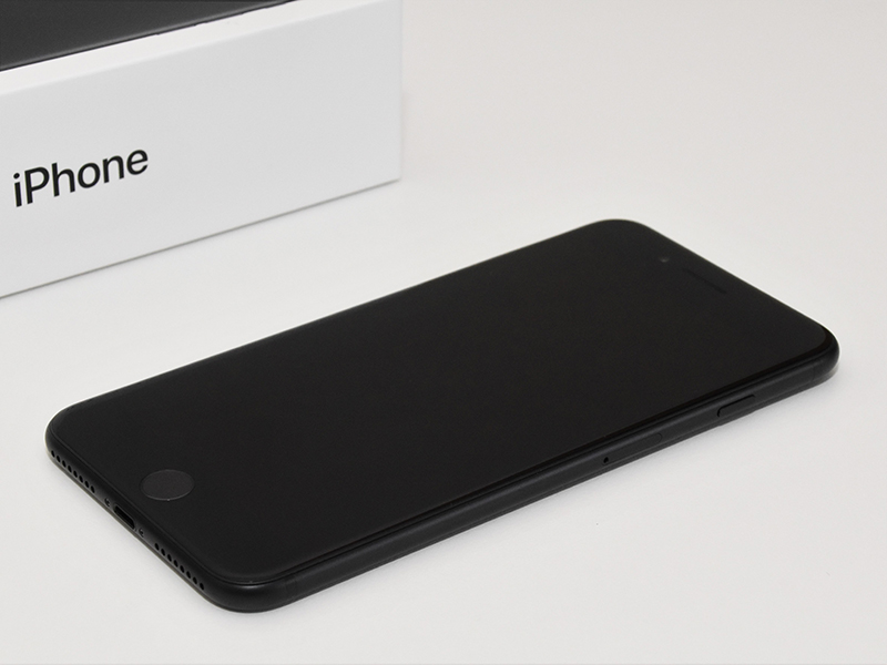 Apple iPhone 7 Plus（ブラック）を購入。外観デザインやファースト