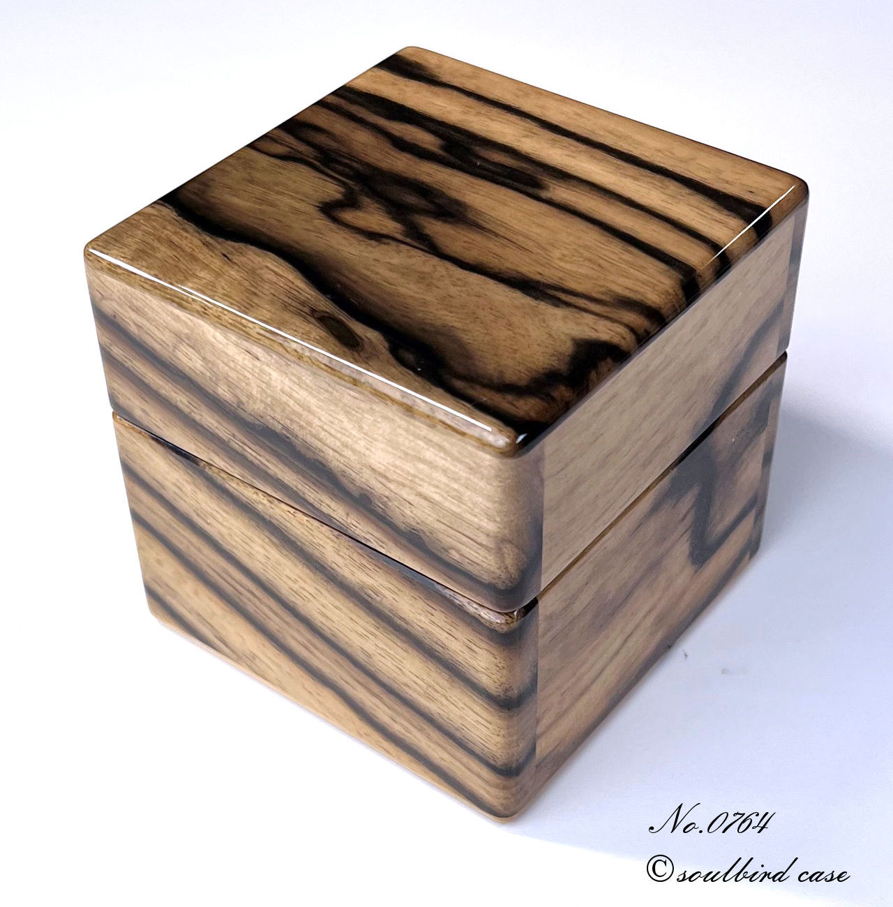 37黒柿墨流し 木製キャップ芯ケース 木目揃え 無塗装 37黒柿墨流し