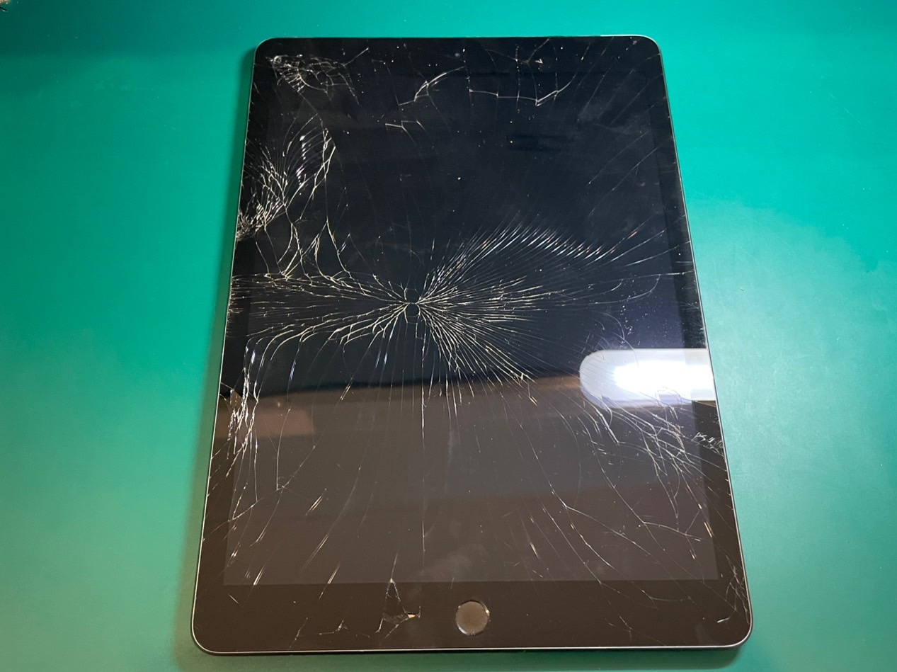 iPad第7世代ガラス割れの画面修理【iPad修理所沢】 | iPhone・iPad