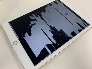 iPad画面交換修理（液晶・液晶一体型） の料金や作業の流れ | スマ