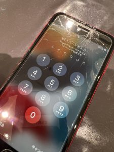 iPhone SE3 画面修理を徹底解説！修理費用や壊れた時の対処方法は？