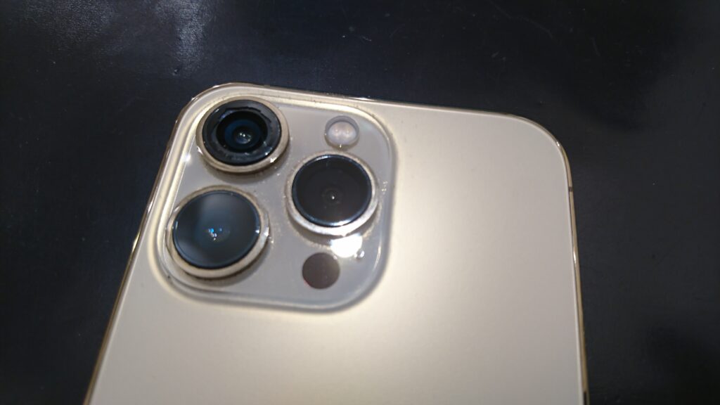 iPhone13Pro】バックカメラの望遠レンズが割れてしまいカメラが