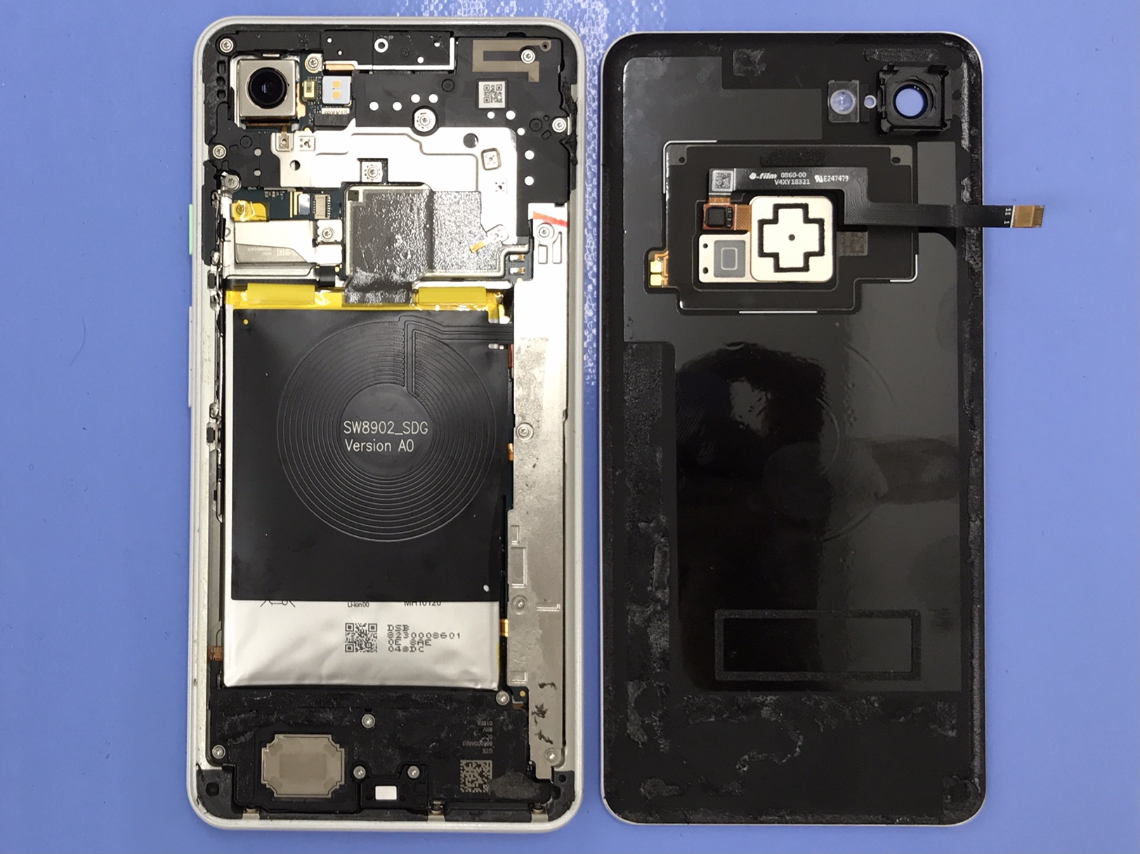 先日は膨張したGoogle Pixel 3a XLのバッテリーを交換修理いたしました