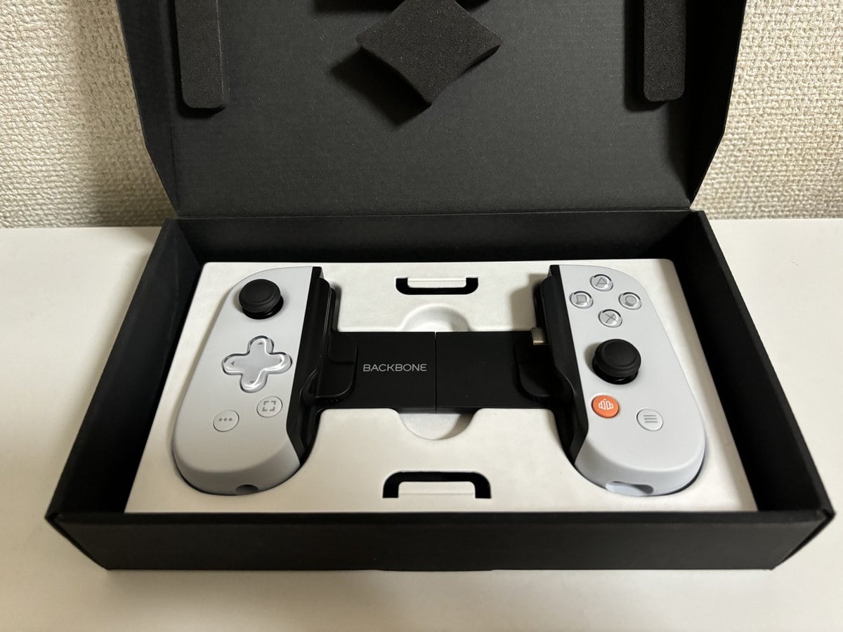 スマホにつけるゲームコントローラーに感動…」ウワサの「Backbone One