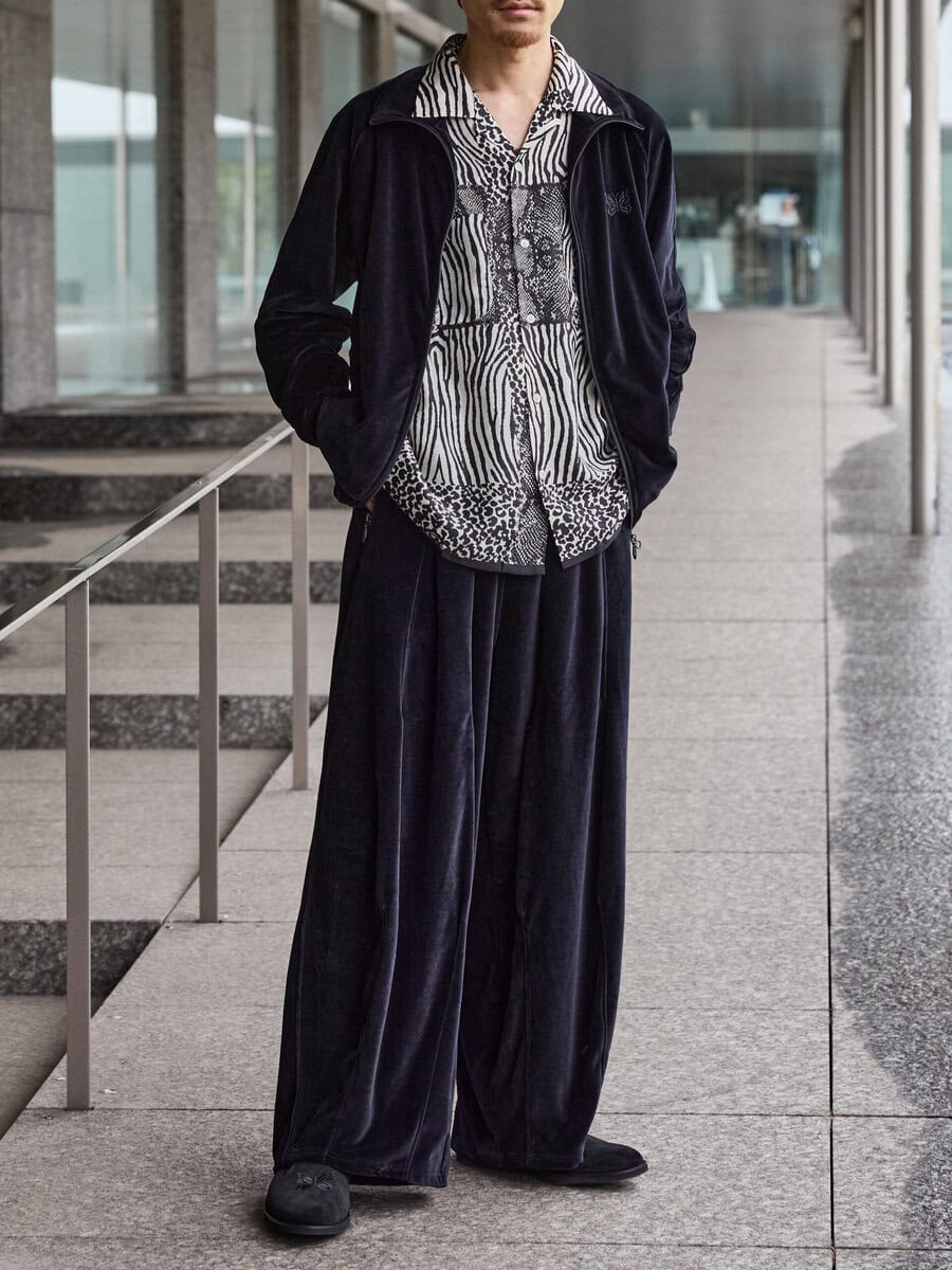 誰ともかぶらないセットアップ！ニードルズ×ARKnets別注の光沢ベロア