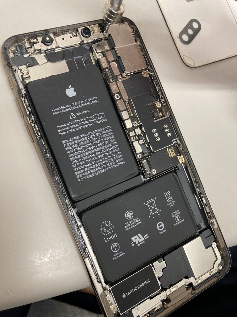 iPhone XsMax】液晶不良の画面交換修理実績（新宿店） - Android