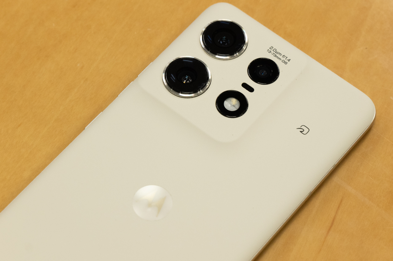 爆安スマホと化したmotorola edge 50s proが大人気。代理店に