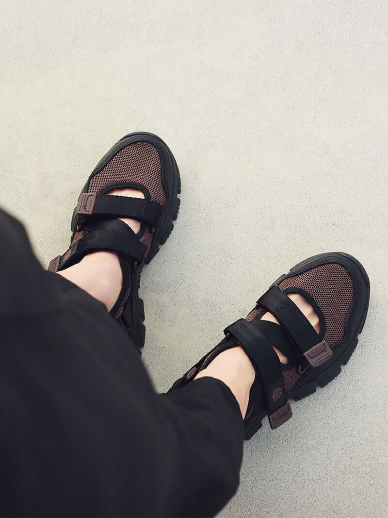 4月26日発売【emmi x SHAKA OTTER TRAIL AT】夏のコーデにモード感を