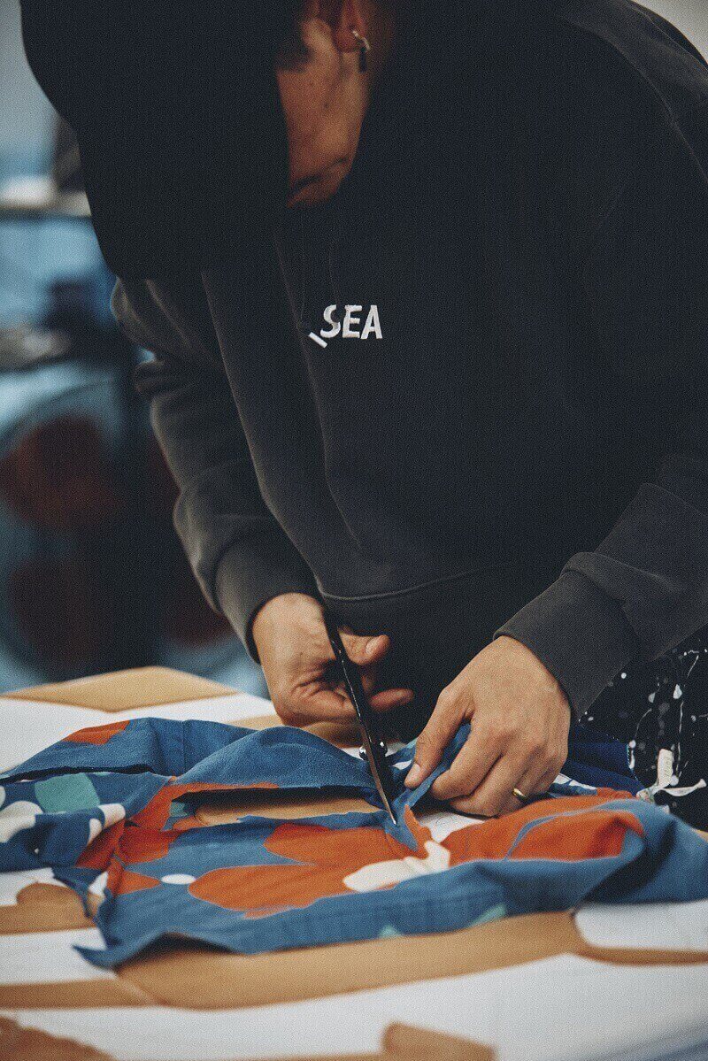 11月18日発売【WIND AND SEA × atmos × Clarks Originals Wallabee】手