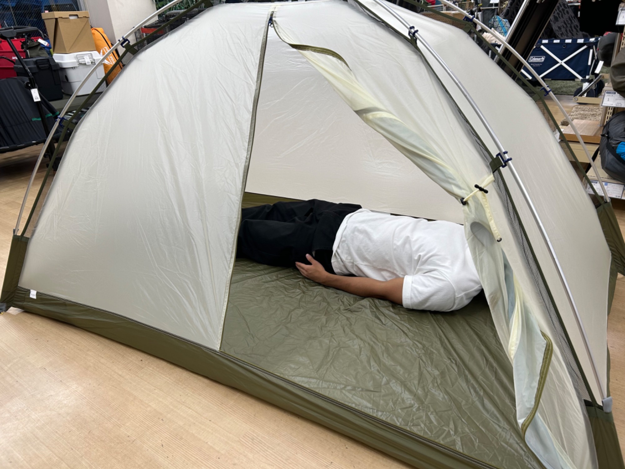 簡単設営、耐久性、防水性に優れたアルパインテント「プロモンテ VL27