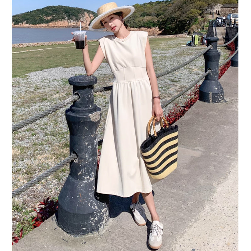 フレンチスリーブフレアワンピース（白）春/夏 シンプルな上品ワンピ