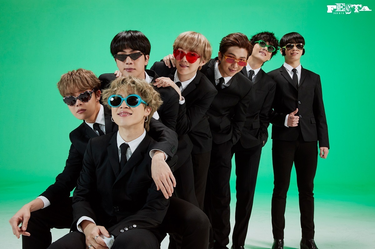 BTS、“2020 BTS FESTA”デビュー7周年を記念し家族写真を公開 | SPICE