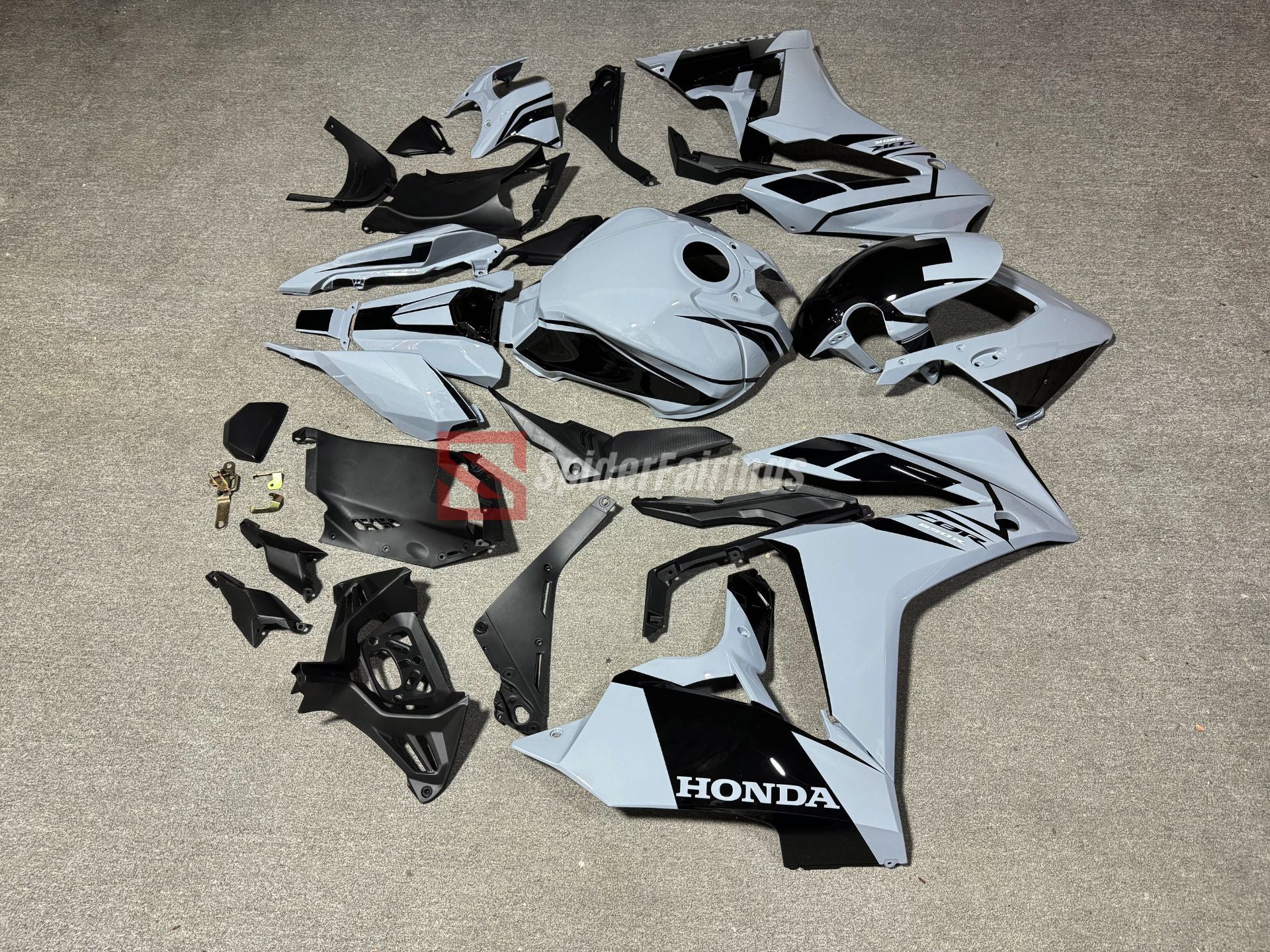 Grey broklyn color Honda CBR650R 2024 – SpiderFairings