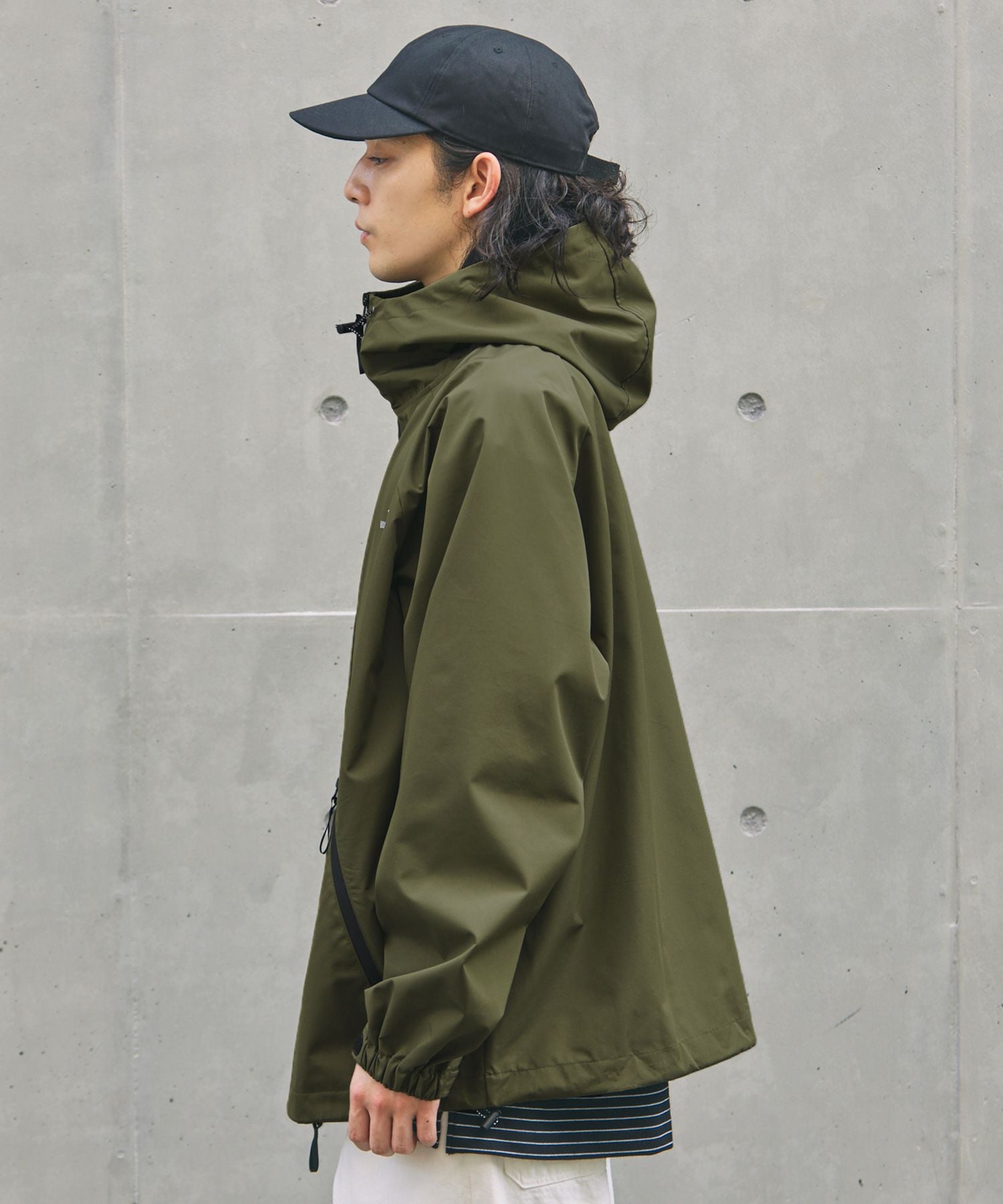 胸刺繍ロゴ裾ドローコード防水透湿止水ジップ3レイヤー長袖テック