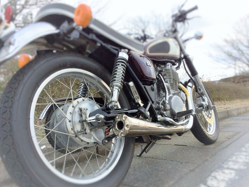 PEYTON PLACE ステンレス・コンチマフラーのサウンド: SR400カスタム野郎