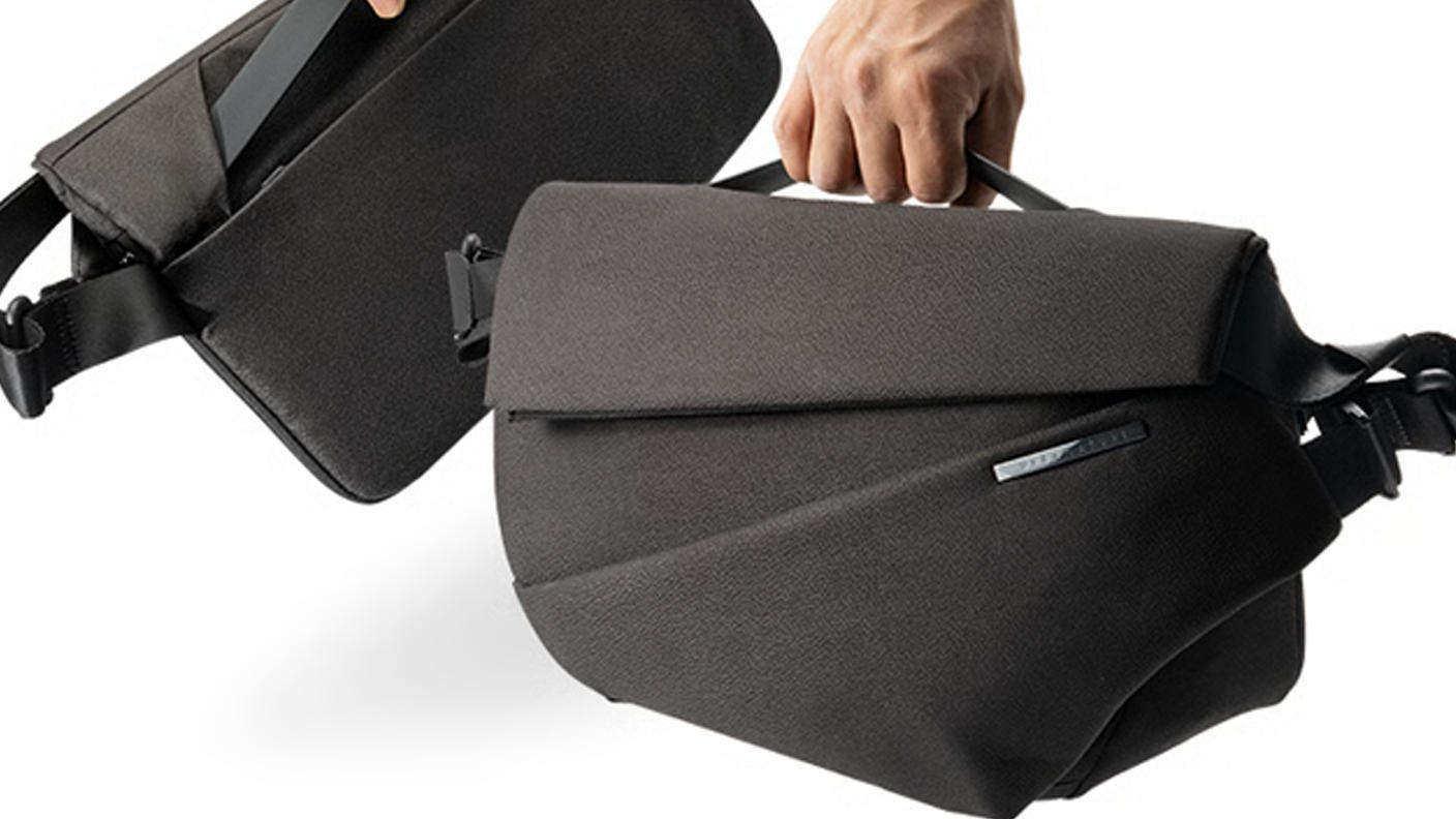 14インチPC、ペットボトルまで収納！拡張型大型スリングバッグ｜NIID