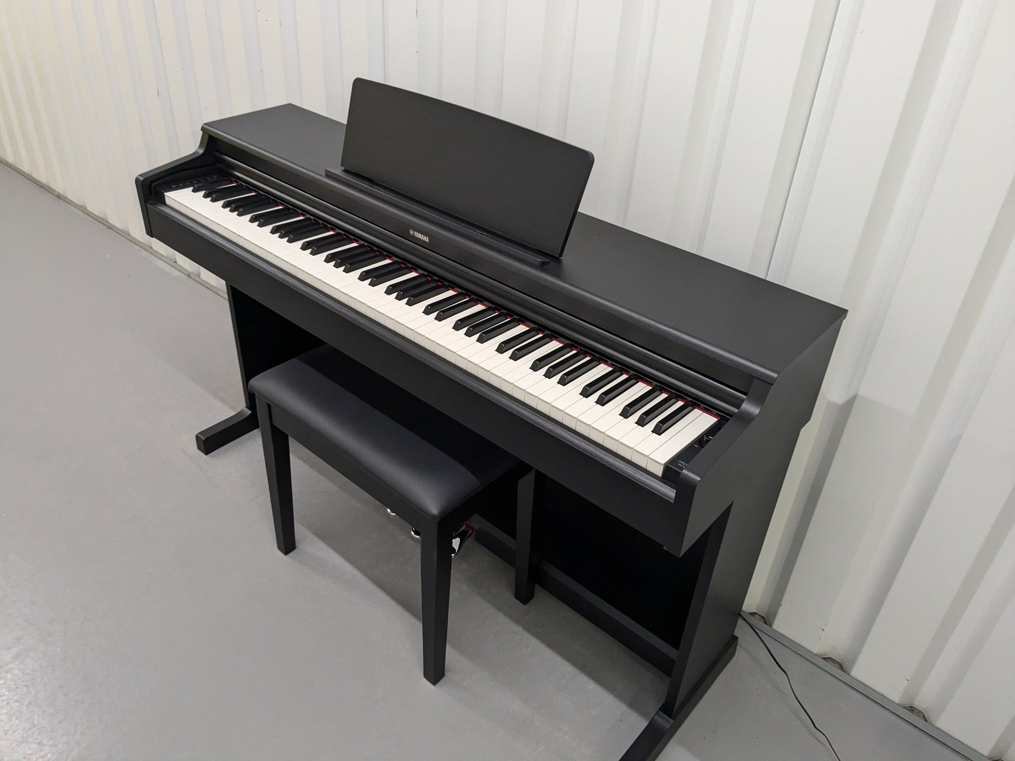 Yamaha Arius YDP-164 Digital Piano satin black, clavinova keyboard