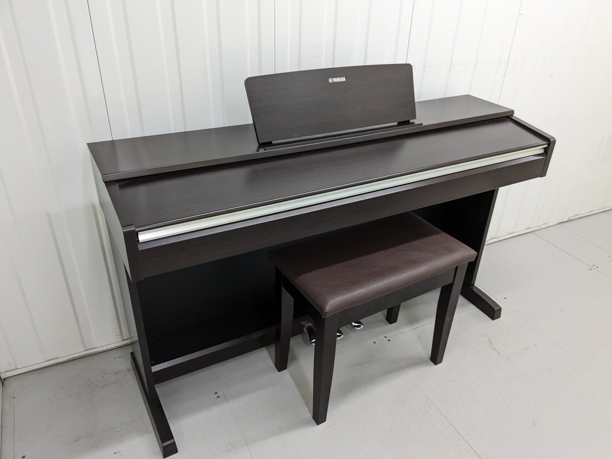 Yamaha Arius YDP-142 Digital Piano and stool in dark rosewood