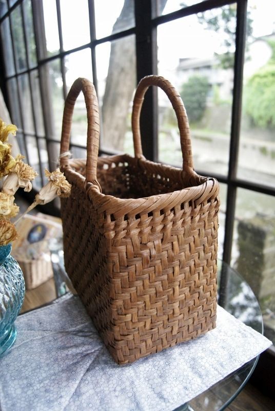 山葡萄 籠 かごバッグ 網代編・未使用品・やまぶどう籠・美品 趣のある
