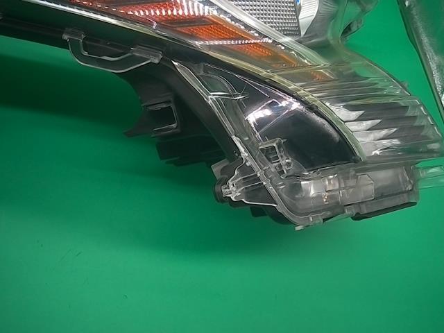 右ヘッドランプASSY 81145-47691 ZVW50 プリウス 対応 高品質中古パーツ