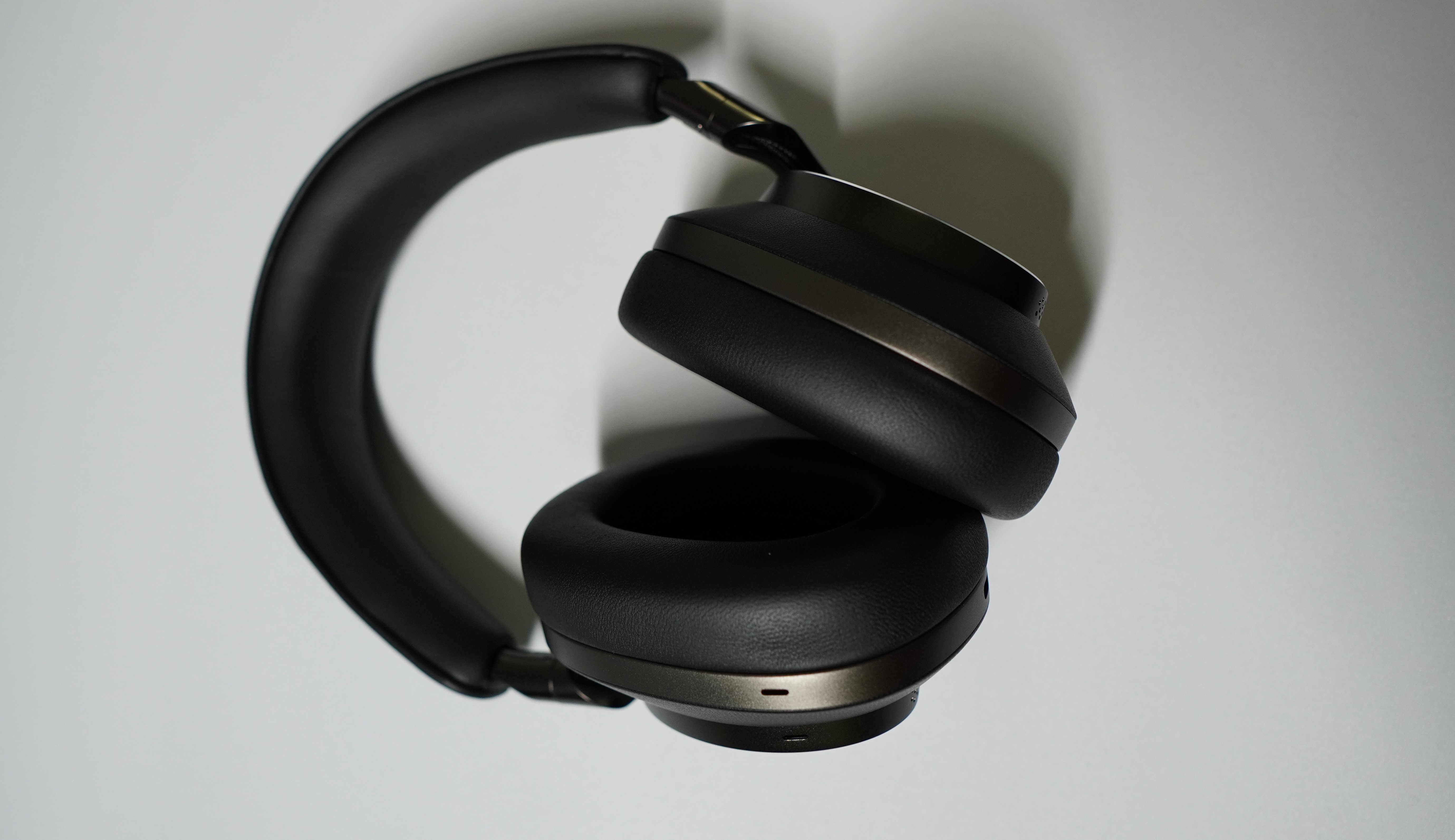 Bowers & Wilkins Px8 | Pure Listening Bliss for a Luxurious Price