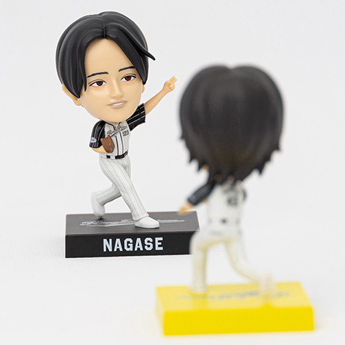 首振りフィギュア 永瀬廉【グッズ】 | King & Prince | UNIVERSAL