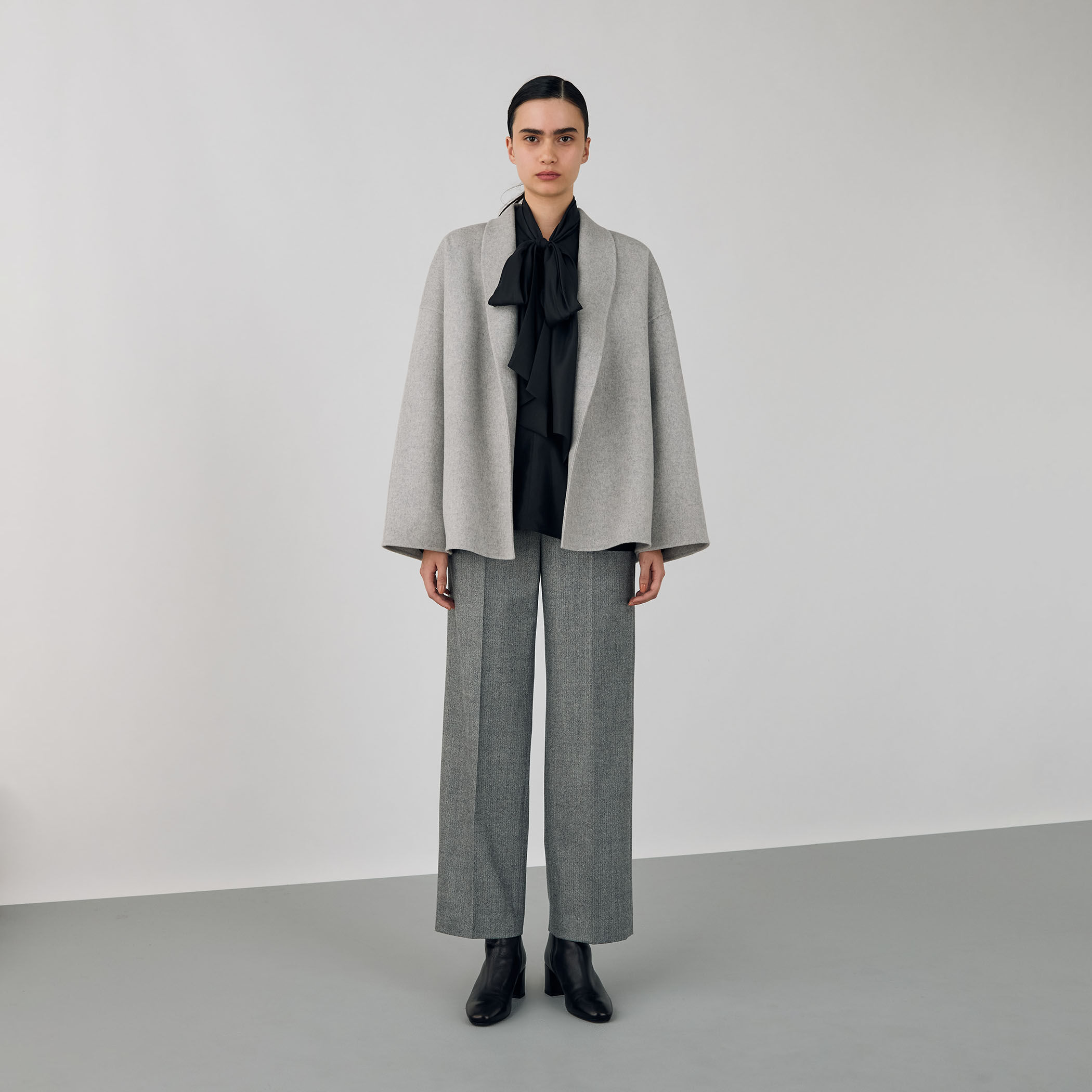 ダブルフェイスメルトンビーバー ショートコート｜トゥモローランド