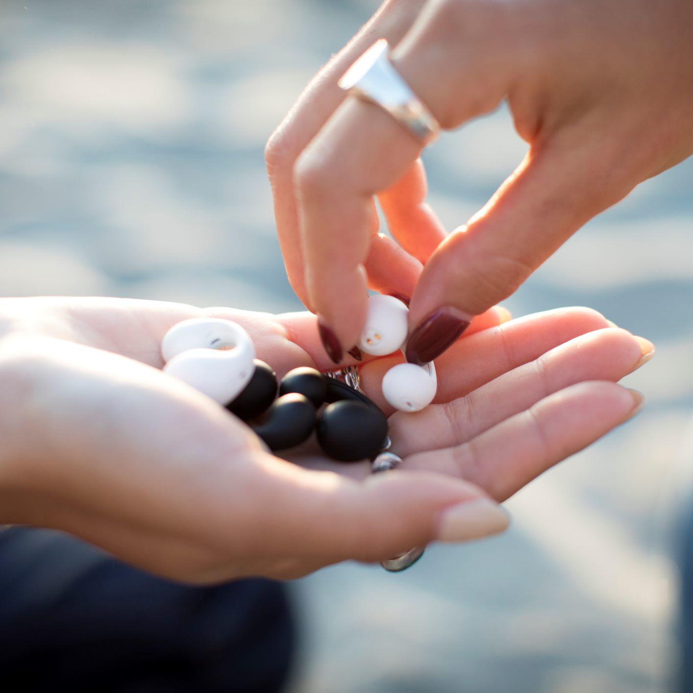 ambie(アンビー) ワイヤレスイヤホン sound earcuffs(サウンドイヤカフ