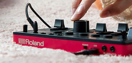 Roland AIRA Compact E-4 Voice Tweaker – DJ TechTools