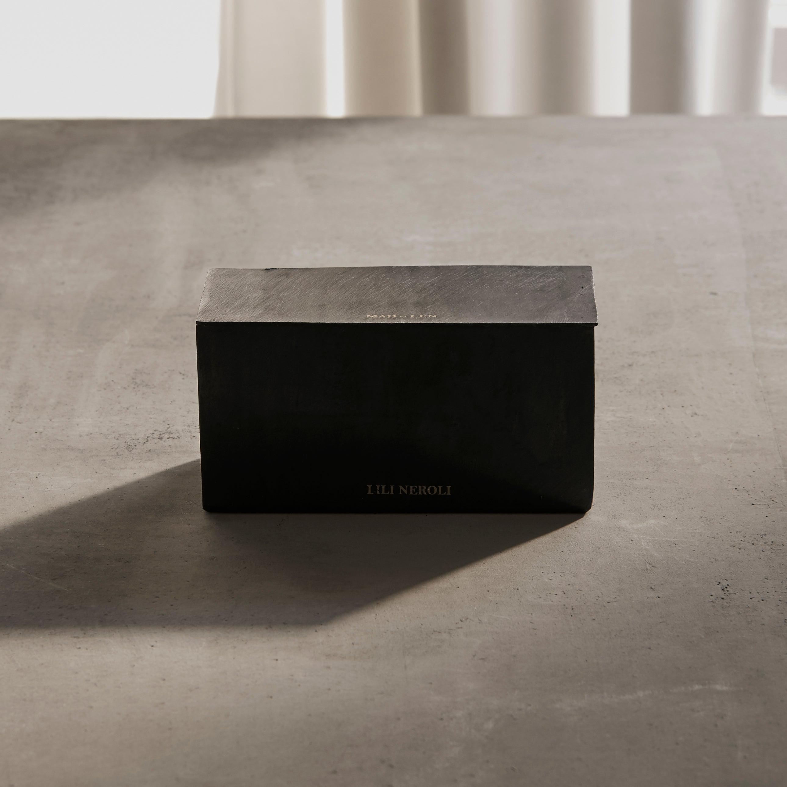 マドエレン ポプリ ブラックブロック / アンバー 14×7×7 | DOUBLE'H ML