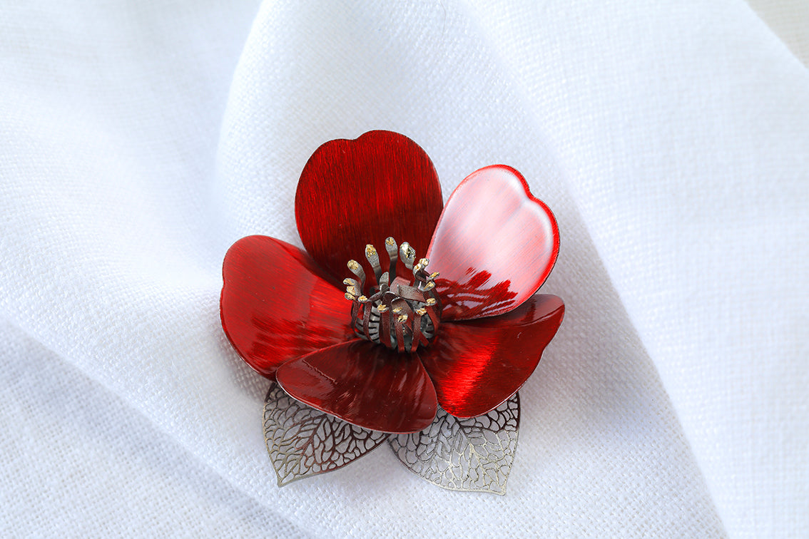 オリジナルブローチ『藪椿 YABU TSUBAKI』Red / White – ホテル椿山荘