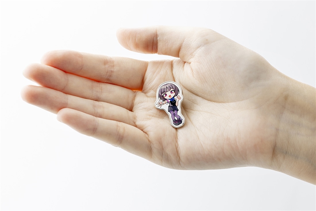 サクラナイツ ピンバッジ 岡田紗佳 【イラスト：ふんぼ】: その他