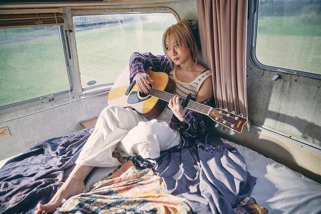 カドスト限定特典付】伊澤彩織フォトブック PLAYer1: 本・コミック