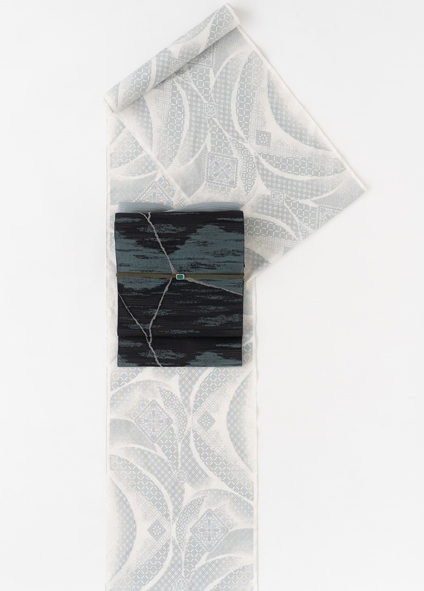 大島紬 白泥染め こもれびの森（お取り寄せ品） | きものやまと