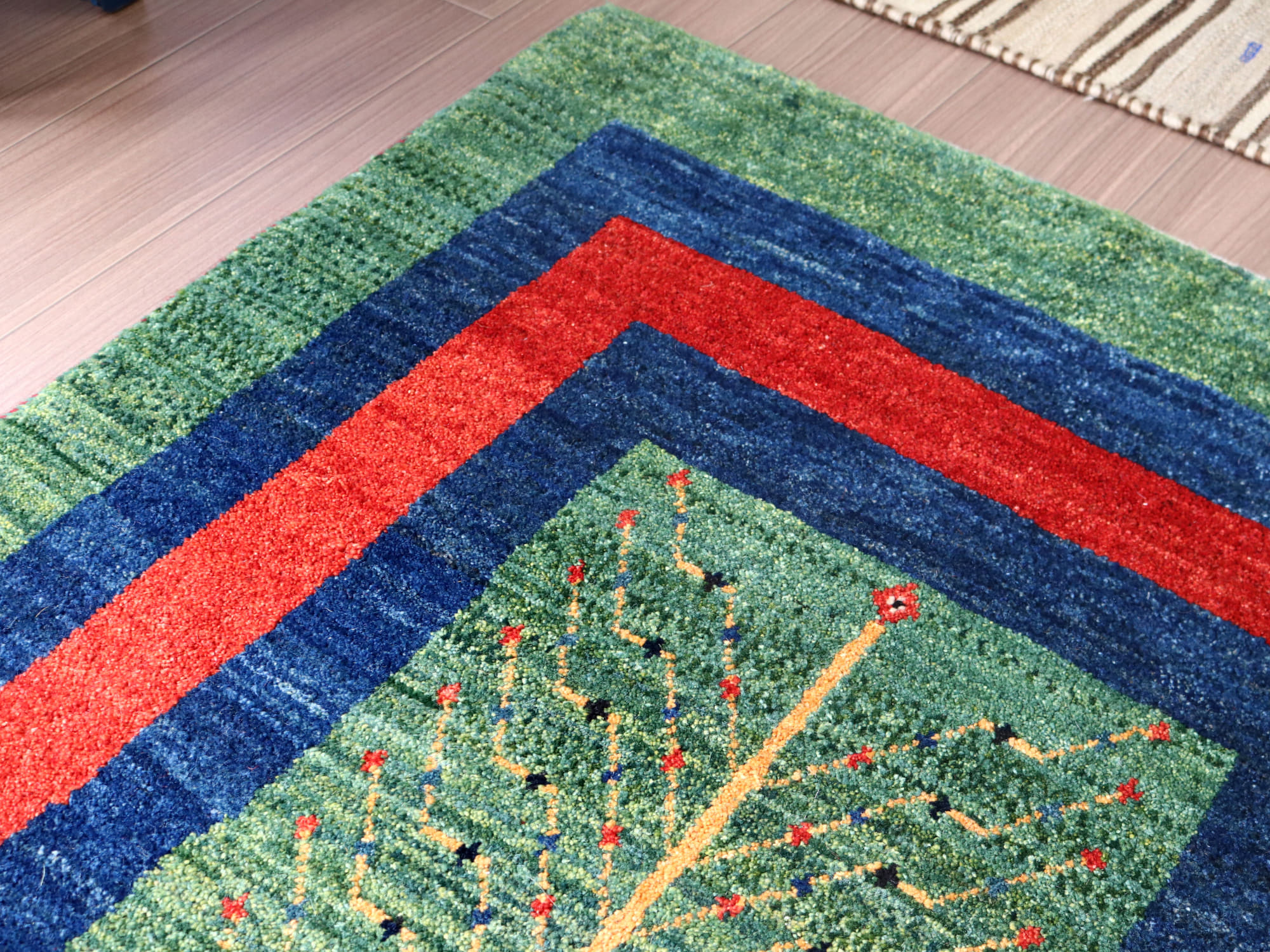 ギャベ 緑と青のラグ 約110x150cm