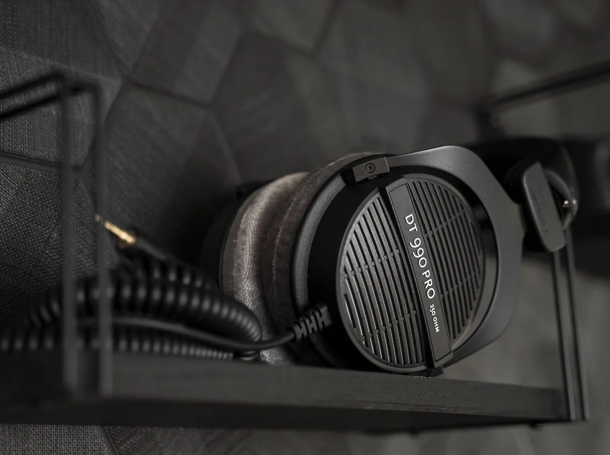 beyerdynamic DT 990 PRO 250Ω | 開放型モニターヘッドホン（高解像度