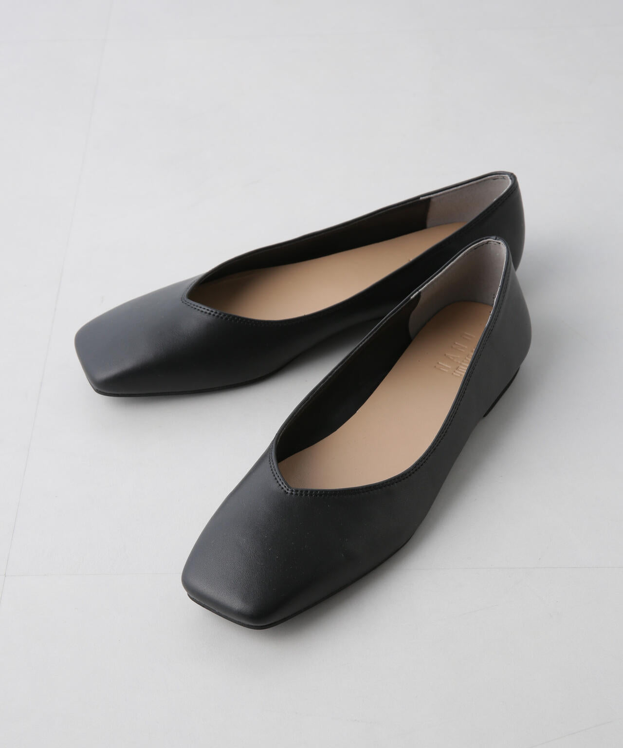スクエアトゥ フラット パンプス