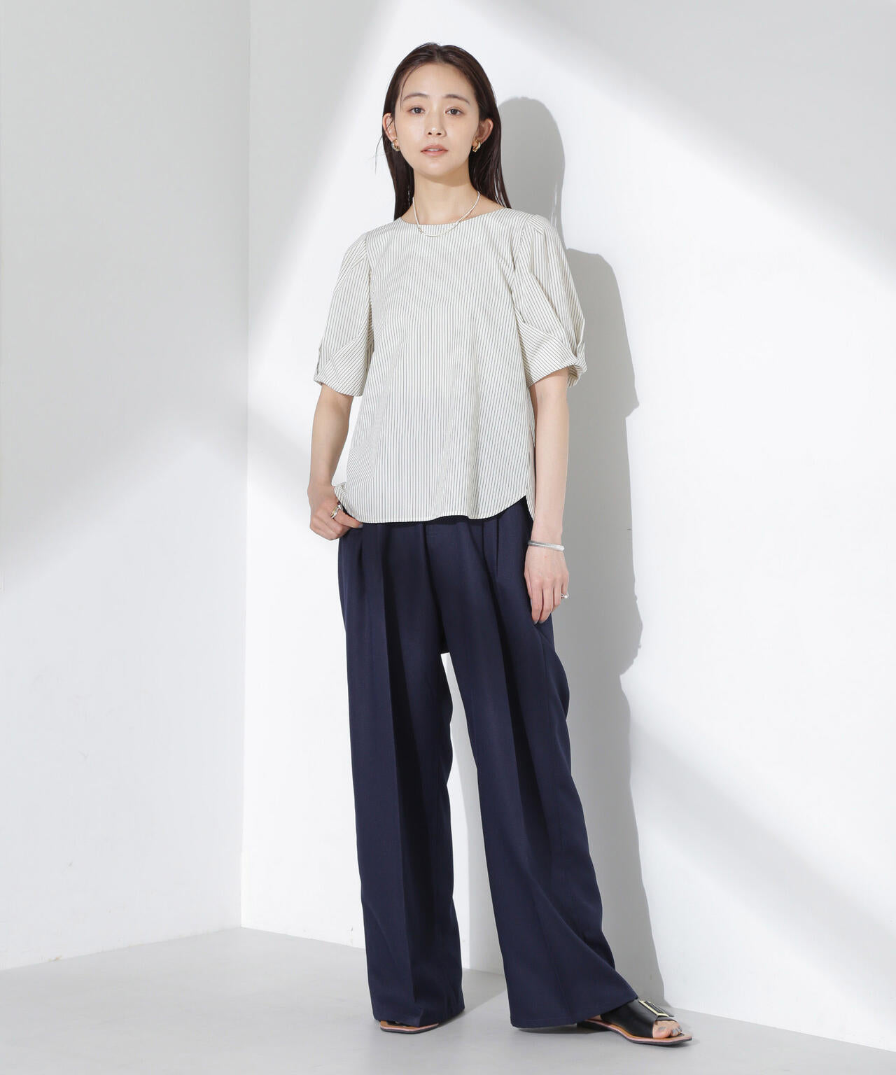 変形スリーブ プルオーバー ブラウス