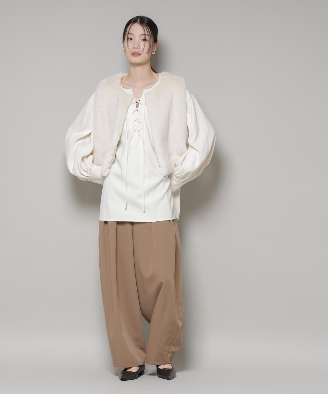 レースアップ ギャザー プルオーバー ブラウス