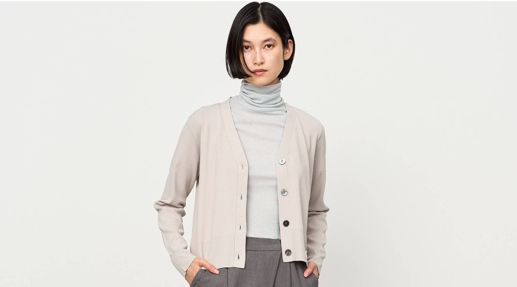 ソージュのカーディガンの選び方。定番から新作まで、目的に合った一枚