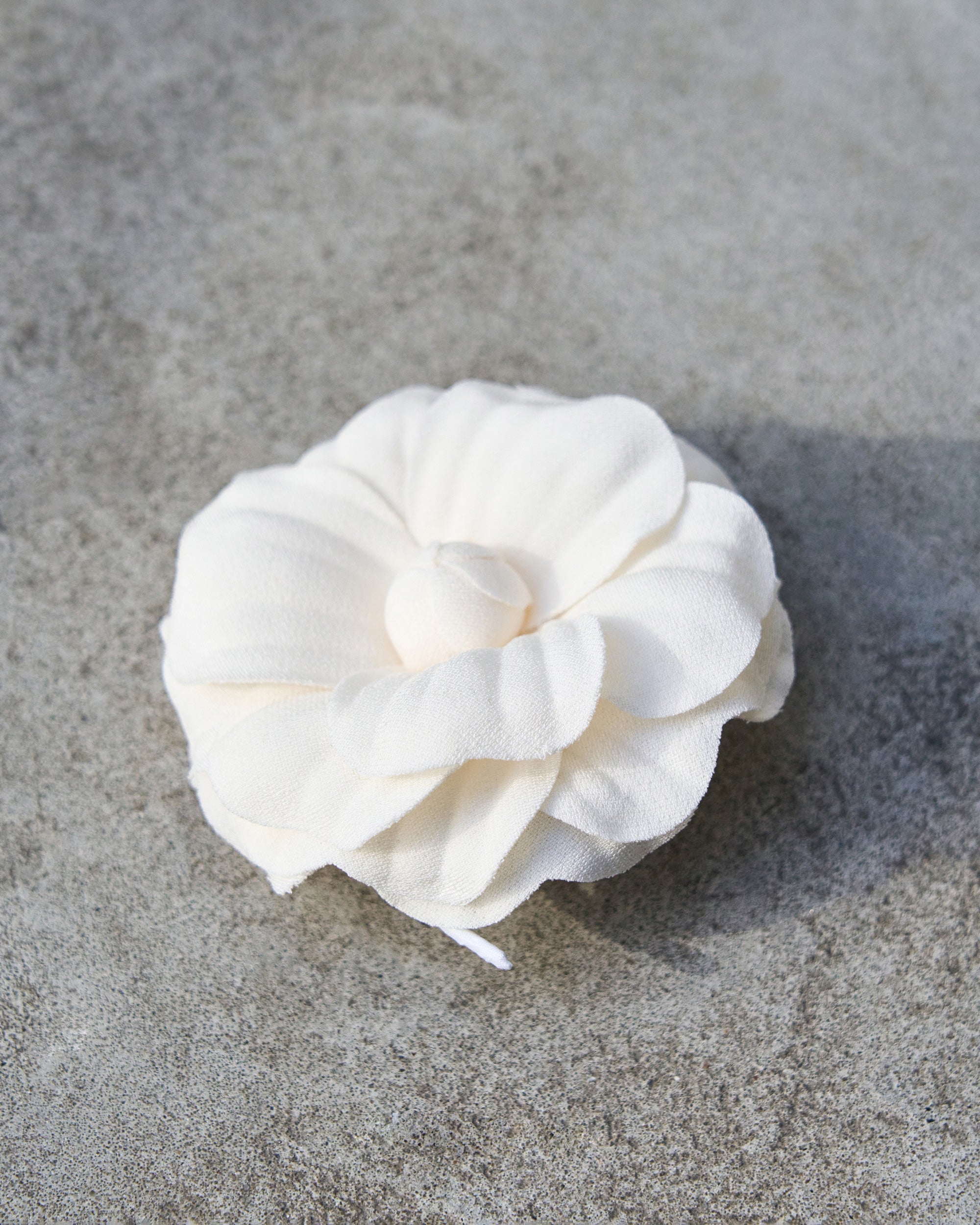 カメリアコサージュ - SOÉJU online store｜上質な大人の女性のための