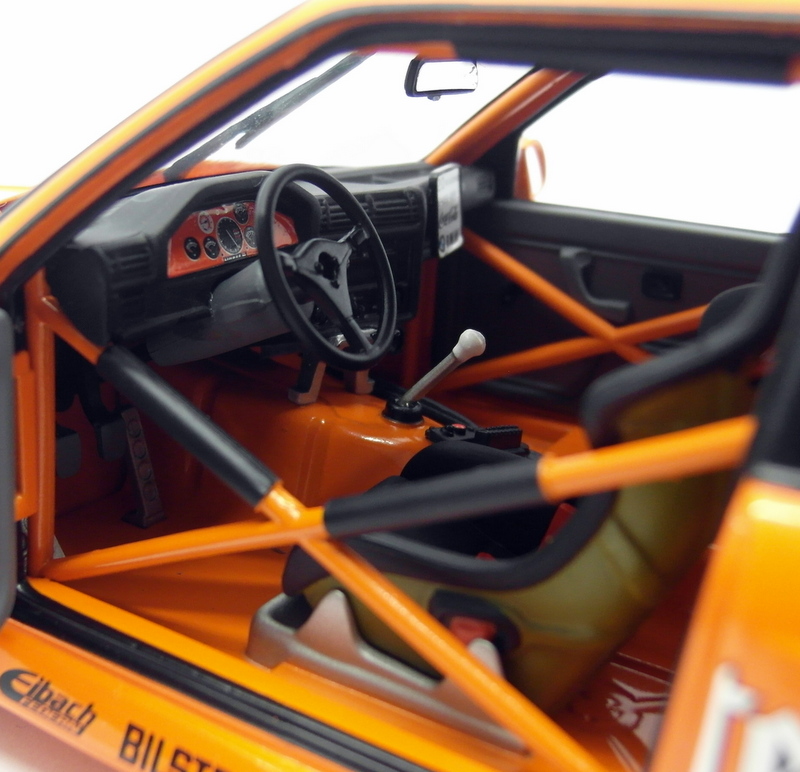 Minichamps 1/18 Scale - 180 922020 BMW M3 DTM 1992 W. Gardner DTM