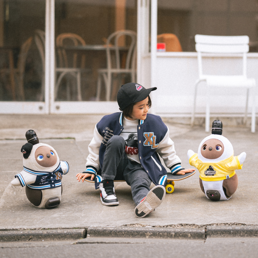 XLARGE KIDS × LOVOT ロゴフーディ(レッド) | LOVOT ウェブストア