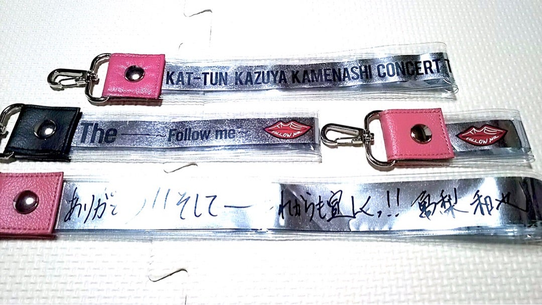 KAT-TUN復活ライブの銀テープストラップ着画いただきました