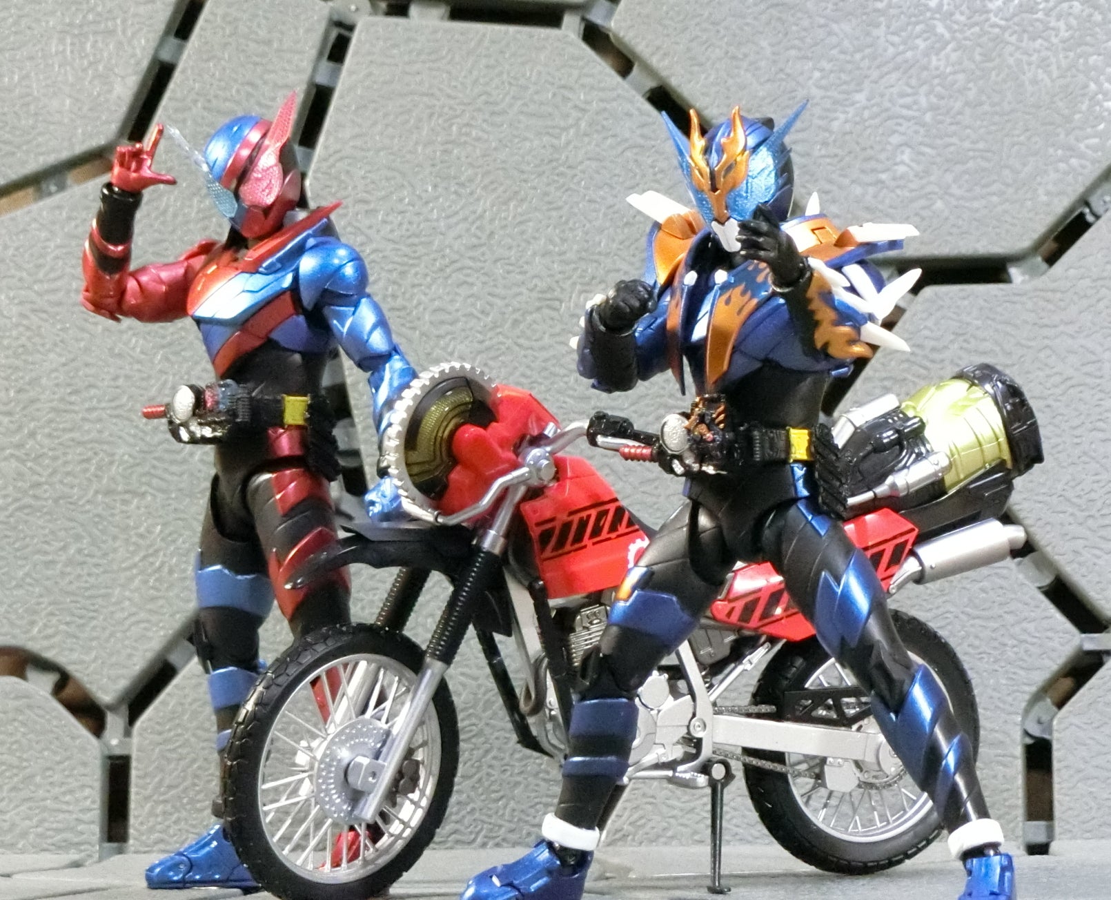 S.H.Figuarts仮面ライダークローズ／マシンビルダー＆パーツセット