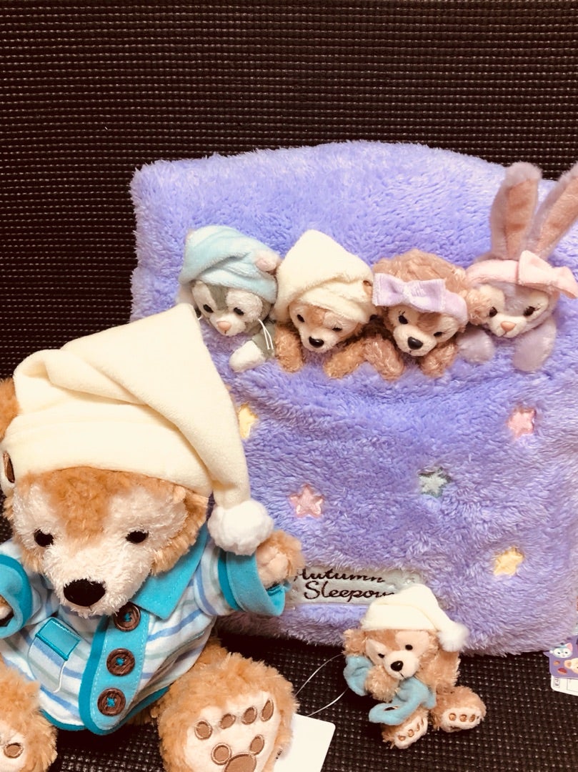 新発売のクッション♡ダッフィーのオータムスリープオーバー
