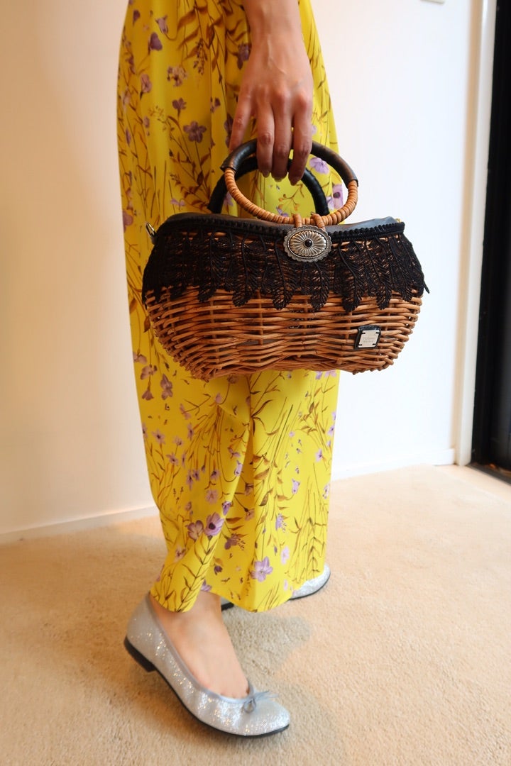 ニューヨーカーの休日スタイル♡アシーナのカゴバッグが可愛い