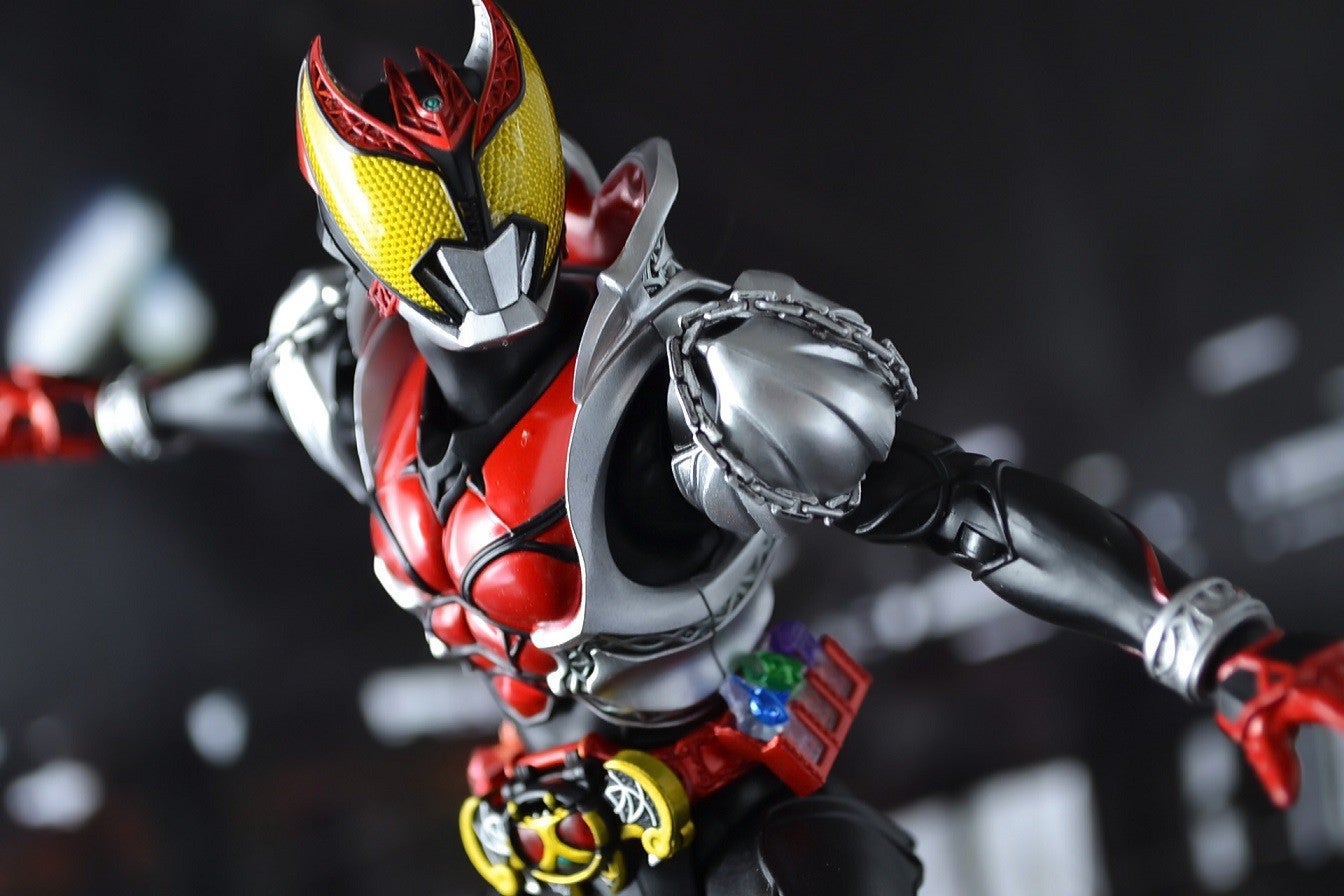 S.H.Figuarts(真骨彫製法) 仮面ライダーキバ キバフォーム レビュー